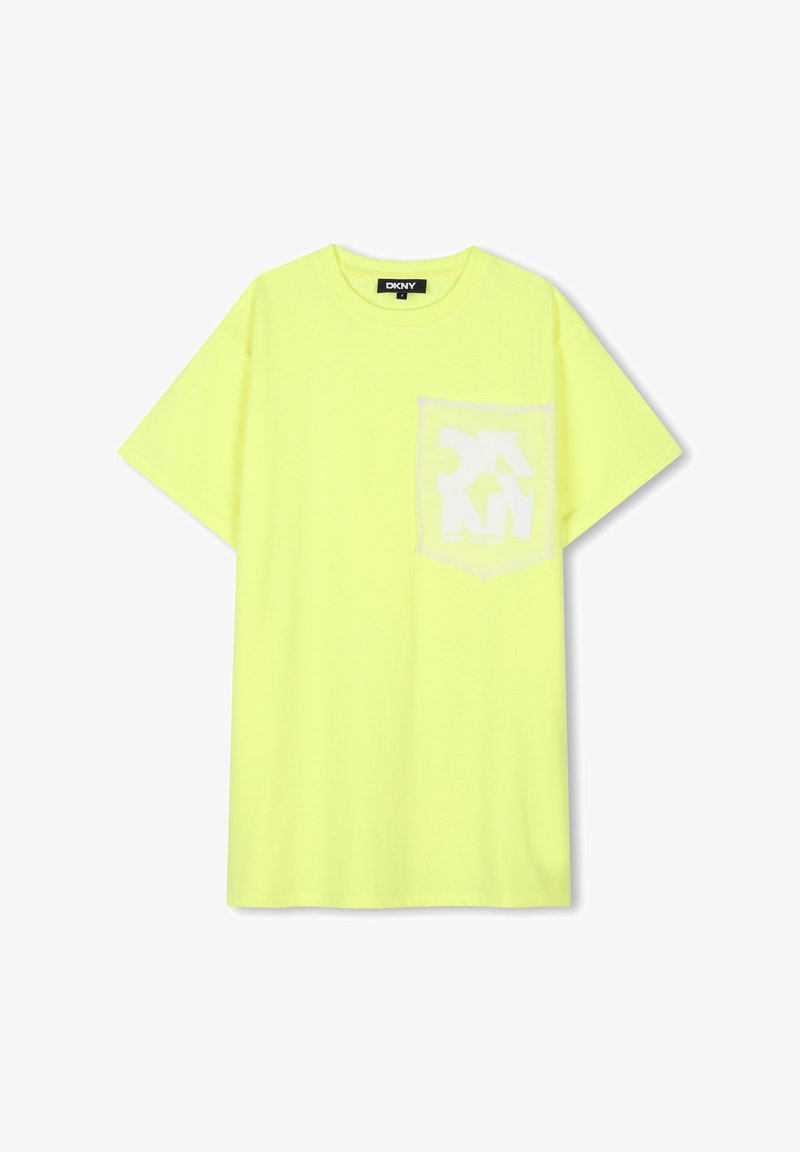 Camiseta amarilla neón de manga corta, cuello redondo y un bolsillo delantero con un logo blanco. Tela suave; corte regular.