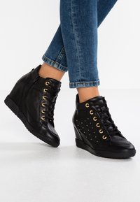 Geox Höga sneakers - black