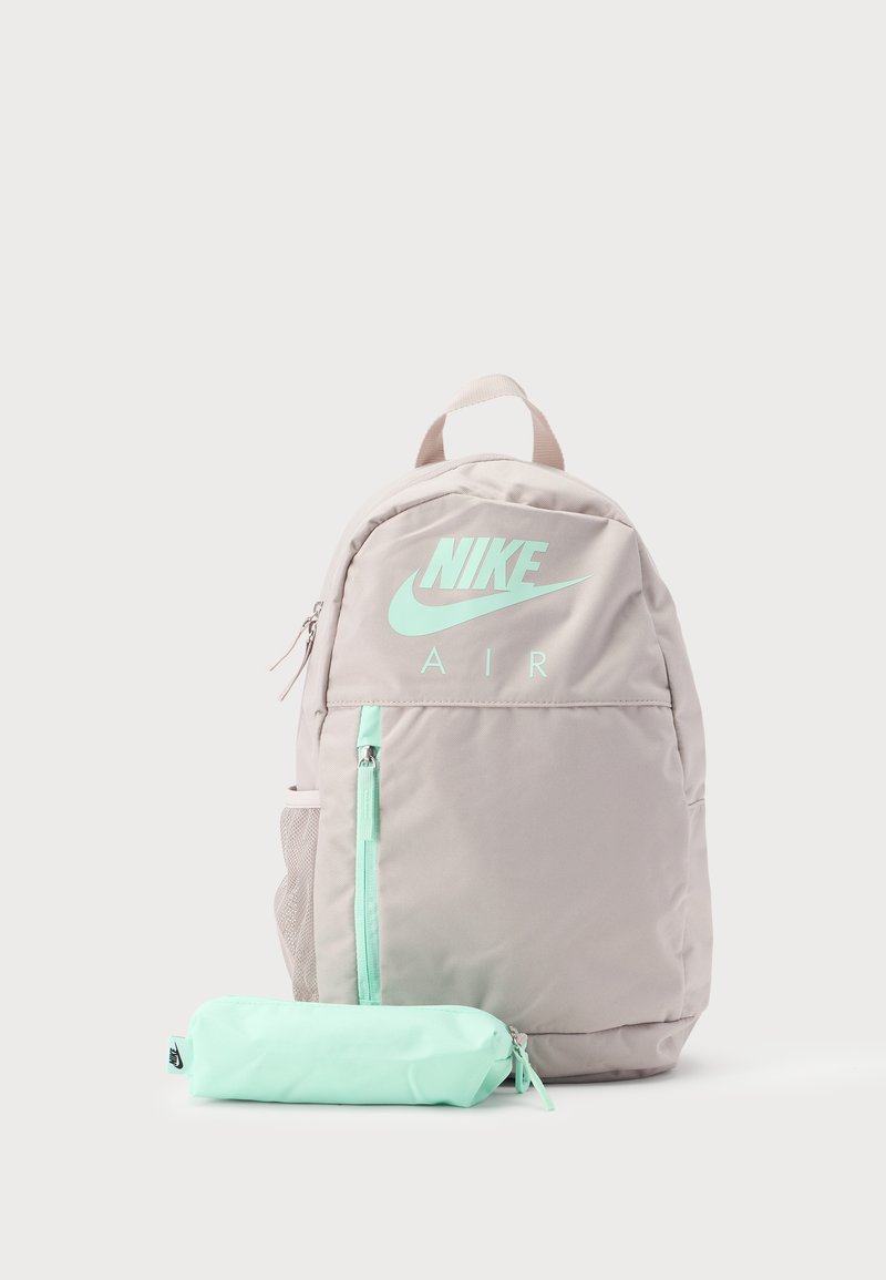 adidas campus backpack black Classic Back-To-University – Stoked Boardshop Size:N/A club: Eastshore Alliance FC 2026-2027 Black Nike Unisex Mesh this model blends modern