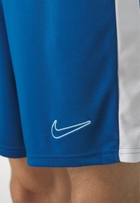 Nike Performance SHORT - Sportiniai šortai - court blue/white/aquarius blue