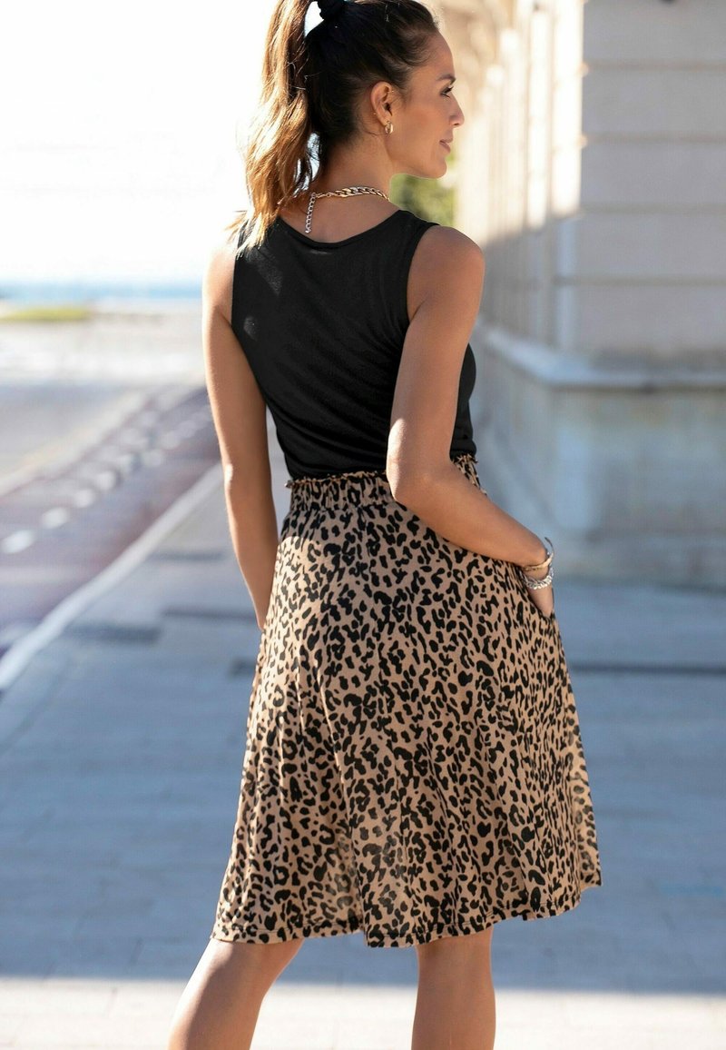 Buffalo - Robe en jersey - schwarz leo bedruckt, Agrandir