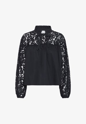 Sort bluse med blonder i ærmerne og høj halsudskæring, med en samlede bodice og en bindebånd ved halsen. Struktureret blondermønster.