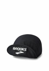 Svart keps i mjukt tyg med en böjd skärm. Har en vit "BROOKS"-logotyp på framsidan och tonad söm.