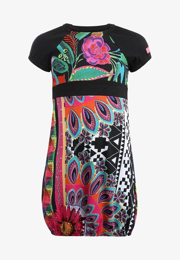Robe noire à manches courtes avec des motifs floraux et géométriques vibrants en rose, orange, vert, bleu et noir, avec une taille ajustée et un ourlet élastique.