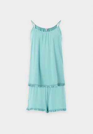 Top de pijama sin mangas azul claro y pantalones cortos a juego con tirantes finos y pequeños volantes en los bordes, colocados planos sobre fondo blanco.