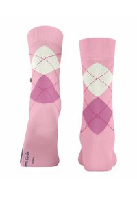 Lyserøde argyle-sokker med et mønster af hvide og varierende nuancer af lyserøde diamanter, med ribbede cuff og forstærkede såler for holdbarhed.