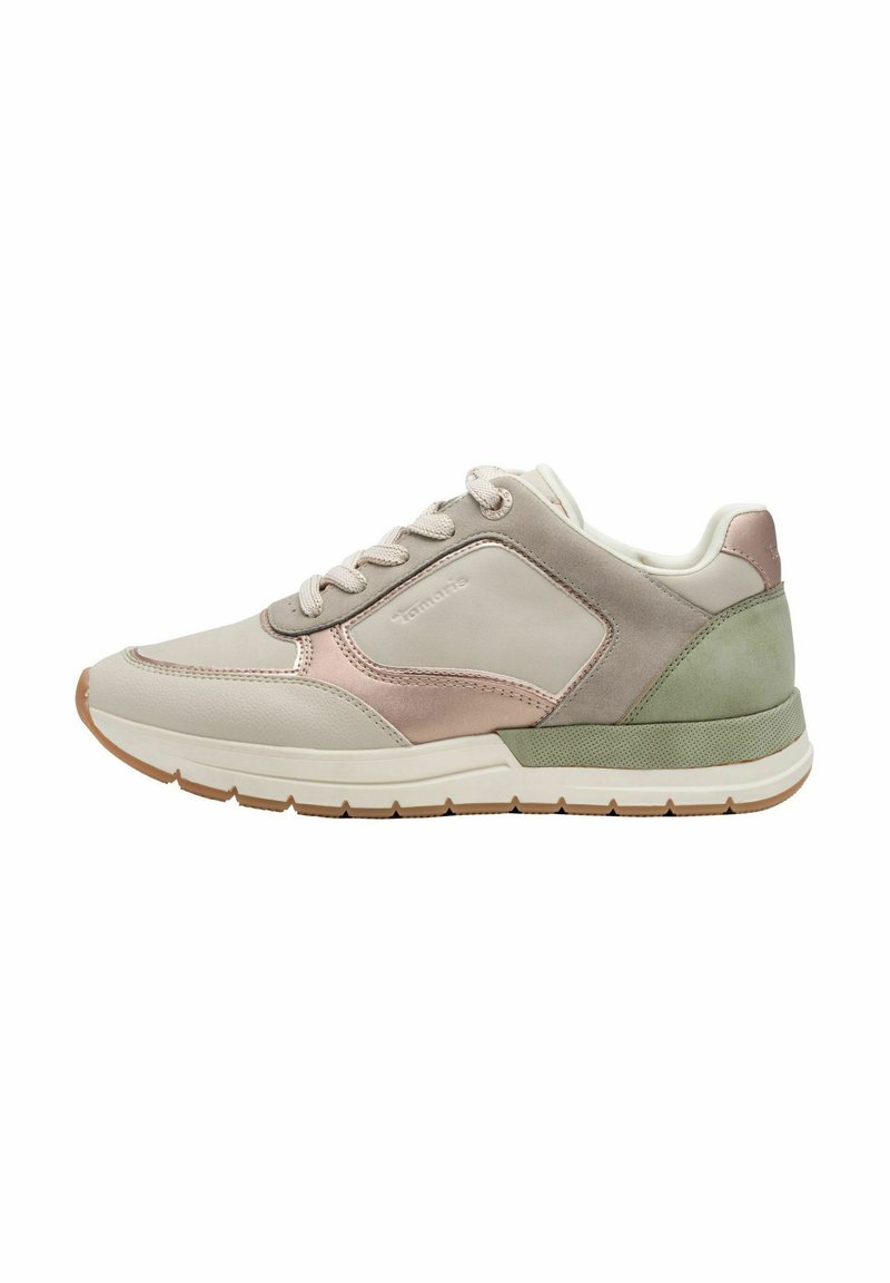 Scarpa sportiva beige con accenti rosa e verde, materiali in pelle e camoscio, pannelli testurizzati e suola in gomma. Design con lacci e dettaglio del logo.