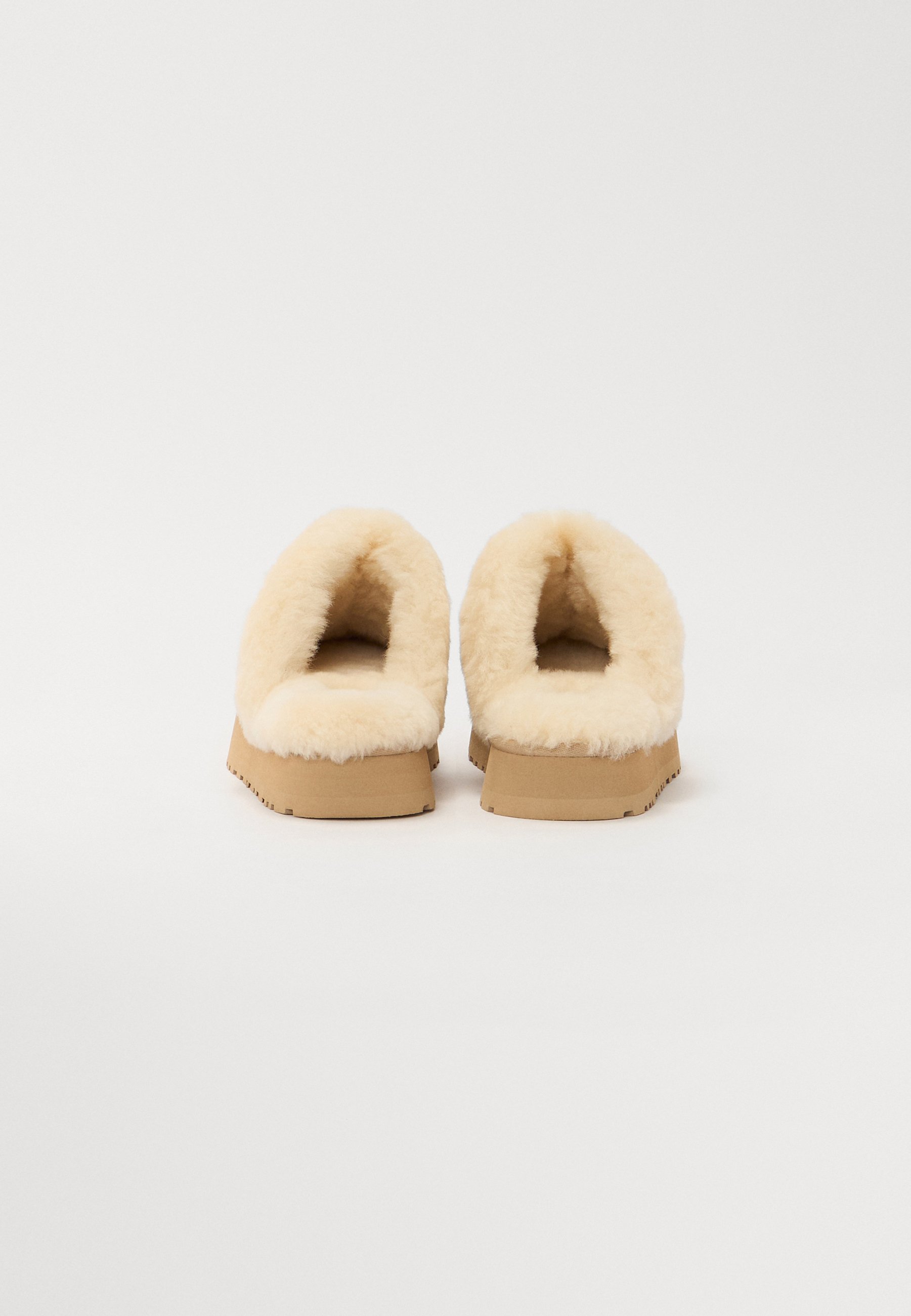 UGG DISQUETTE - Chinelos - sand/areia - Zalando.pt