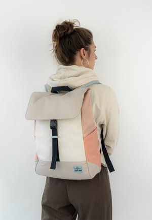 MIKA - Tagesrucksack - sand-rosa