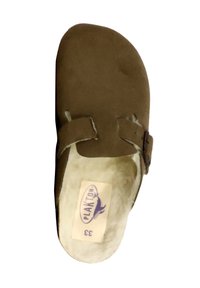 Zapato marrón de ante tipo slip-on con dos correas de hebilla, interior forrado de felpa, punta redonda y una etiqueta en el interior con la marca "Plakton" y tamaño 33.