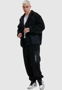 Southpole Fleecejakke - black