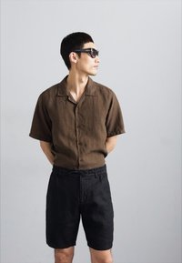 NN.07 SEB - Short - black