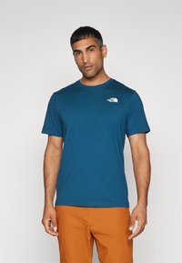 The North Face M SS BOX NSE TEE - Majica kratkih rukava s printom - midnight petrol/red