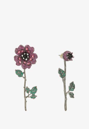 Lillelise kõrvarõngad, mis sisaldavad roosa ja musta vääriskivi ning rohelisi leheaktsente. Hõbedatooni metall koos keeruka detailiga ja lehekujudega.