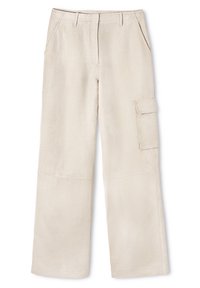 Jasno beżowe spodnie cargo wykonane z teksturowanej tkaniny, charakteryzujące się luźnym krojem, bocznymi kieszeniami oraz kieszenią użytkową na prawej nodze.