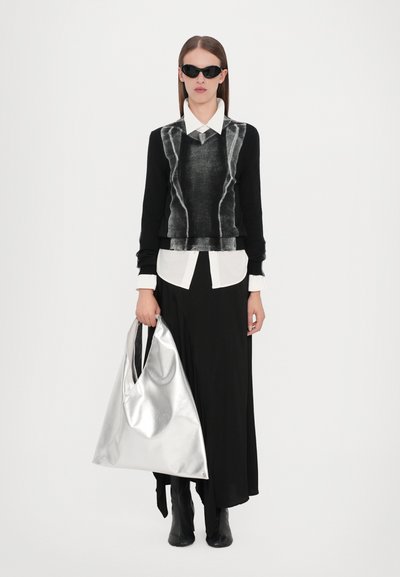 MM6 Maison Margiela CLASSIC JAPANESE HANDBAG - Rokassoma - silver-coloured