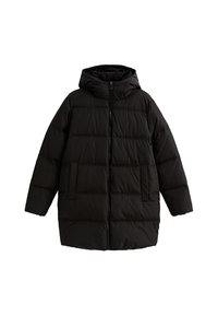 Cappotto piumino nero con cappuccio, dotato di chiusura con zip, due tasche frontali e design trapuntato con cuciture orizzontali.