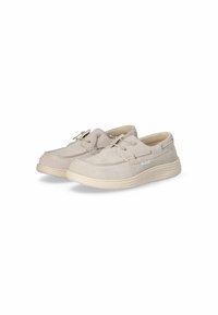 Scarpe da barca in suede beige con finitura testurizzata, dotate di lacci e suola imbottita per il massimo comfort. Design classico con branding discreto.
