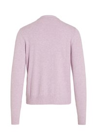 Maglione di maglia viola chiaro con scollatura rotonda, maniche lunghe e orlo a coste. Texture liscia senza motivi o accenti visibili.