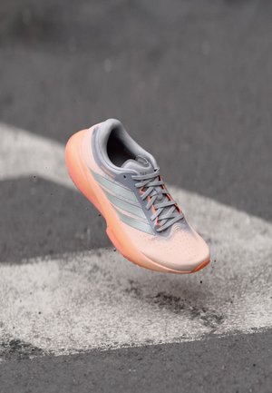 SUPERNOVA RISE 3 - Laufschuh Straße - clear orange/silver-coloured metallic/glory grey