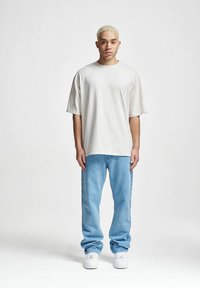 2Y Studios OVERSIZE  - Jednoduché tričko - off white