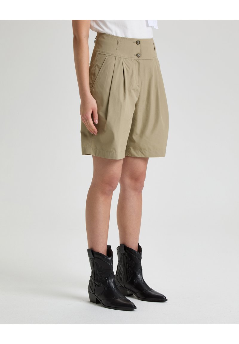 Aspesi Shorts con pinces da bambina F23011PBC0064