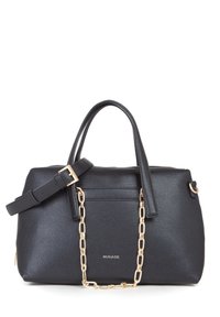 Zwarte leren handtas met een gestructureerde afwerking, gouden kettingaccent, platte handvatten en een afneembare schouderband. Heeft een voorvak.