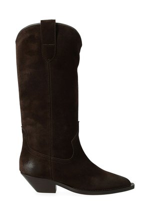Stivale western da cowboy in camoscio marrone scuro con tacco basso angolato e punta appuntita, cuciture laterali e linguetta in cima.