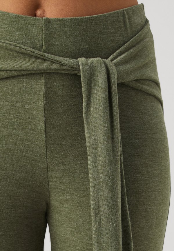 ONLAMERA BOW  - Trousers - four leaf clover melange3