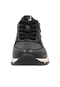 Schwarze Ledersneaker mit runder Spitze, strukturiertem Sohlen und flachen schwarzen Schnürsenkeln. Verfügt über einen seitlichen Reißverschluss und ein glänzendes Logo auf der Zunge.