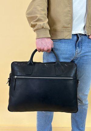Gusti Leder ELIJAH - Briefcase - black