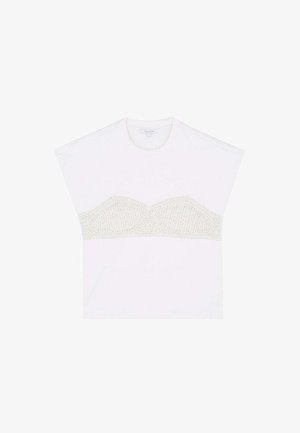 Maglietta bianca a maniche corte con scollo rotondo e motivo a maglia lavorata a coste con bordo smerlato sul petto.