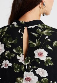 ONLY Robe longue - black