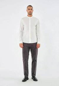 Pier One 2 PACK - Shirt - white/black