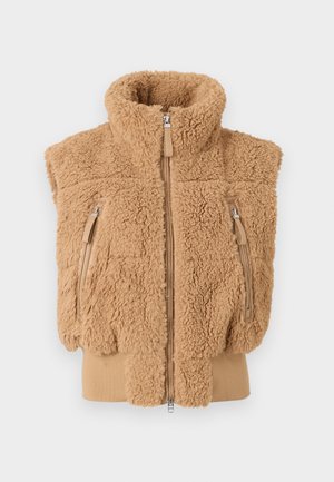 Tarnfarbener Kunstfellweste mit hohem Kragen, Reißverschluss vorne und zwei seitlichen Reißverschlusstaschen. Weiche Textur und gerippter Saum am unteren Ende.