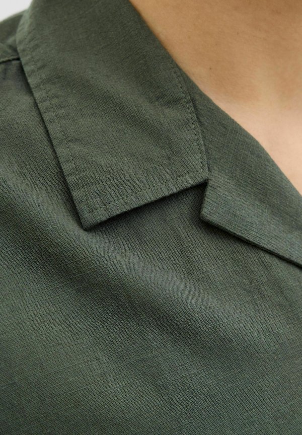 RESORT - Shirt - beetle4