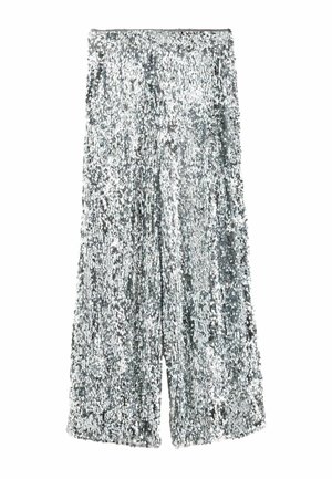 Bukser med vide ben, helt dækket af sølvglitrende pailletter, der skaber en skinnende, reflekterende overflade.