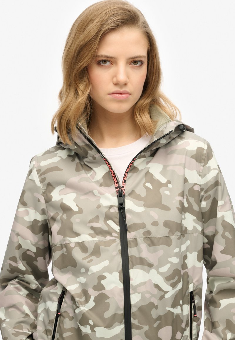 Superdry Co HOODED LOGO Leichte Jacke green camo/khaki