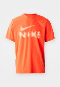 Unselected, picante red