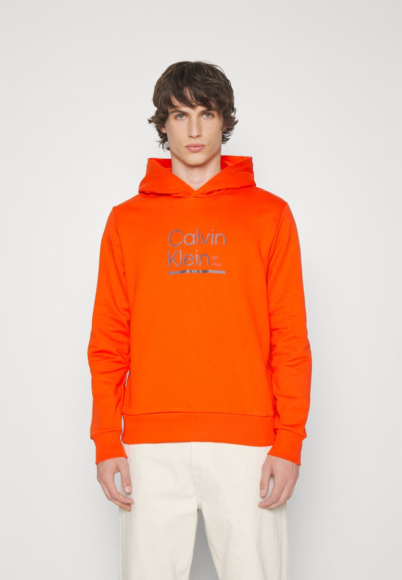 Calvin Klein LOGO HOODIE Sweater spicy orange/oranje Zalando.nl