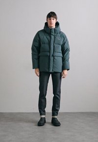 Holzweiler DOVRE JACKET - Untuvatakki - dark green