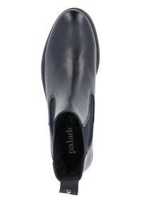 Bottine en cuir noir avec panneaux latéraux élastiques, bout arrondi, finition lisse et languette au talon pour un enfilage facile.