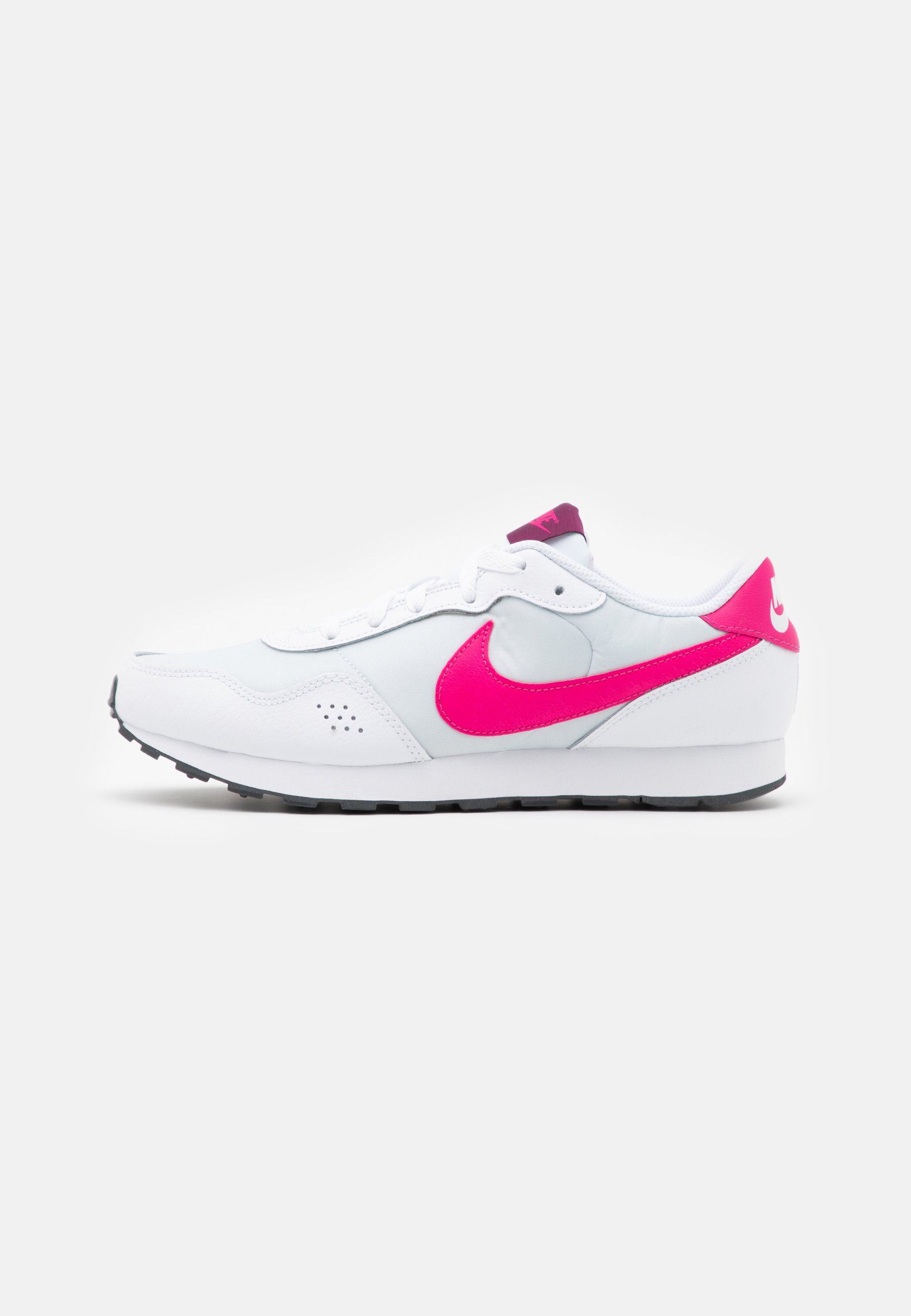 nike sportswear md valiant unisex