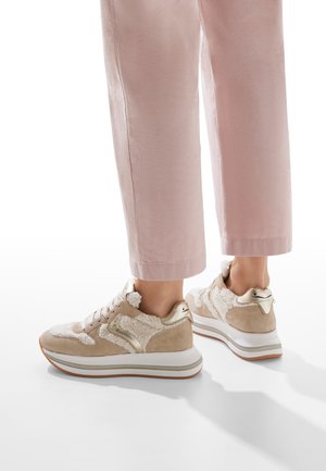 MERRY CURLY IN PELLE E LANA - Trainers - beige
