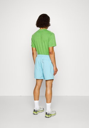 WARM UP - Shorts - milky blue
