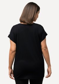 Ulla Popken Triko s potiskem - black