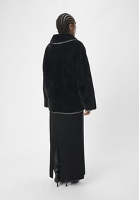 Object JOPAL - Korte frakker - black
