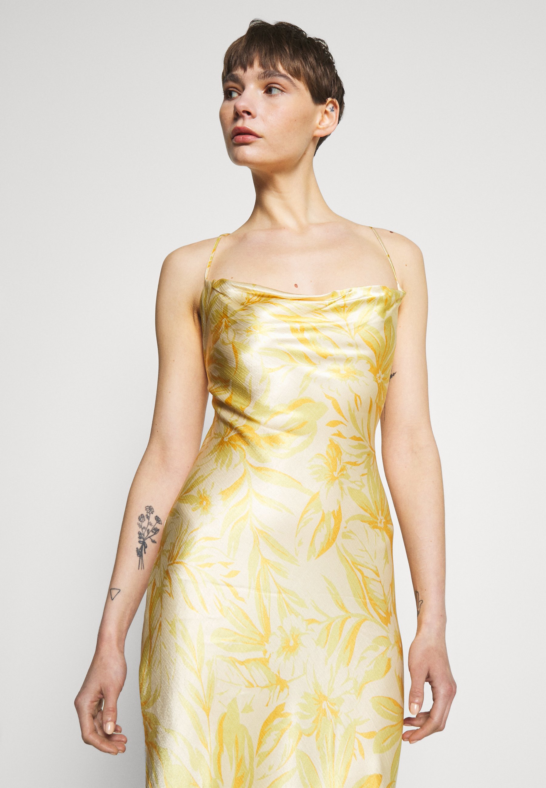 robe cocktail tropical