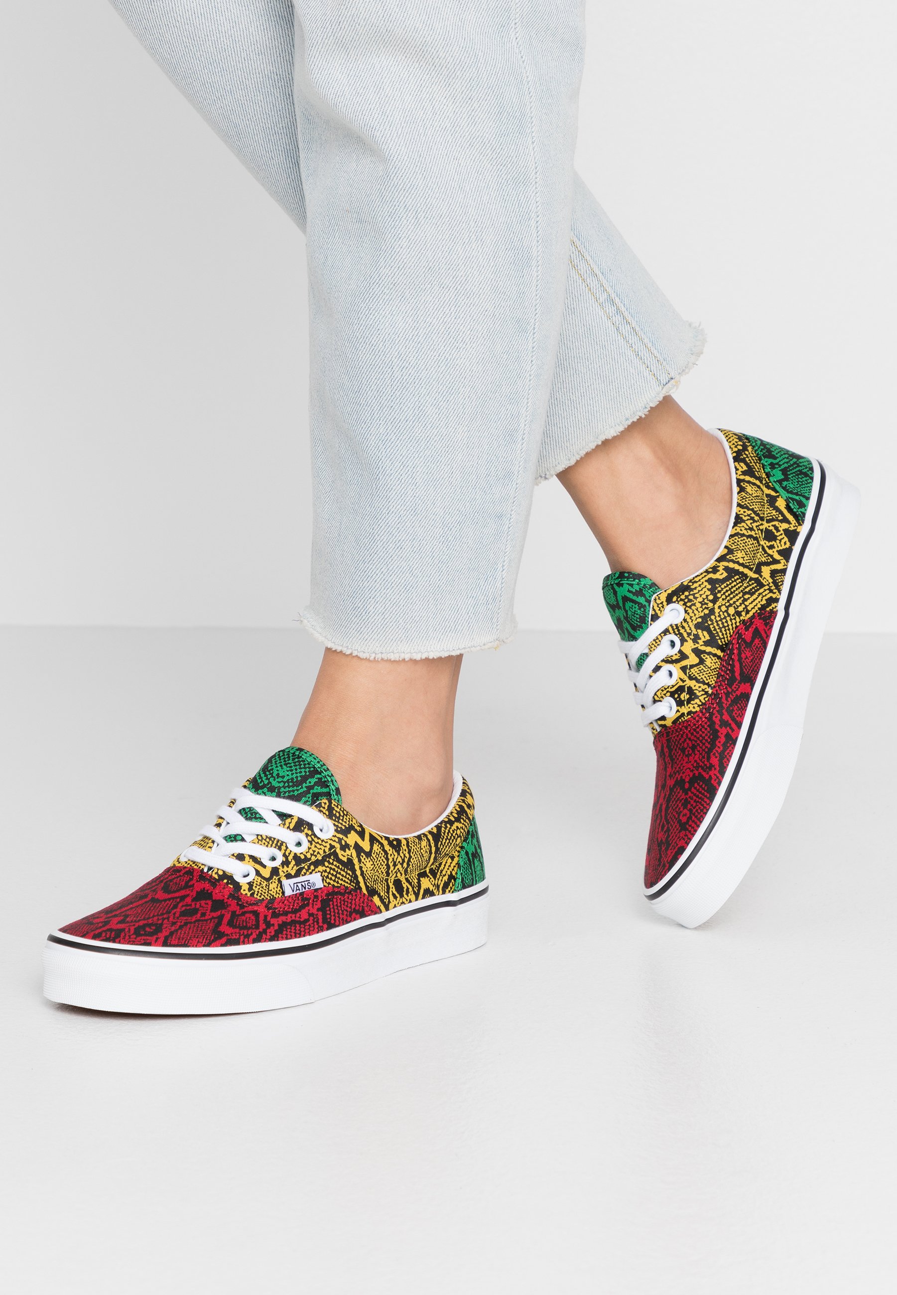 vans era rasta