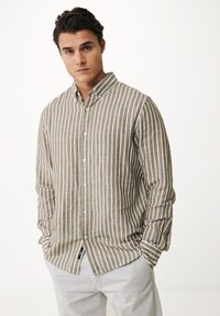 Camisa de botones a rayas en caqui y blanco, con cuello, manga larga y dobladillo recto. Fabricada en una tela texturizada.